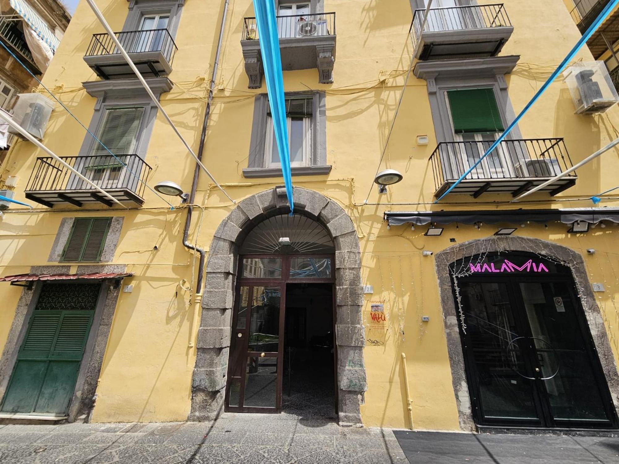 Mansarda Valu Apartment Naples Luaran gambar